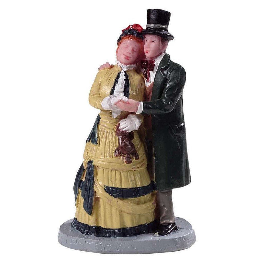 Christmas Villages | Lemax Lemax Dickens Couple 92772 Lemax Caddington Village